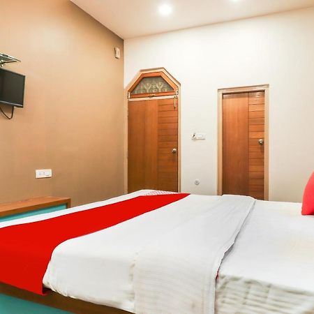 Oyo 26781 Hotel Raghupati Ayodhya Exterior photo