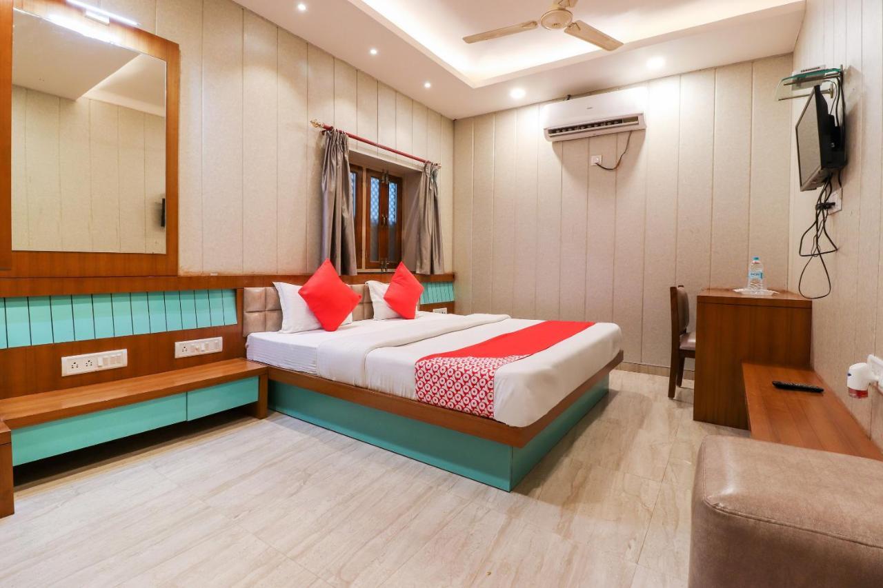 Oyo 26781 Hotel Raghupati Ayodhya Exterior photo