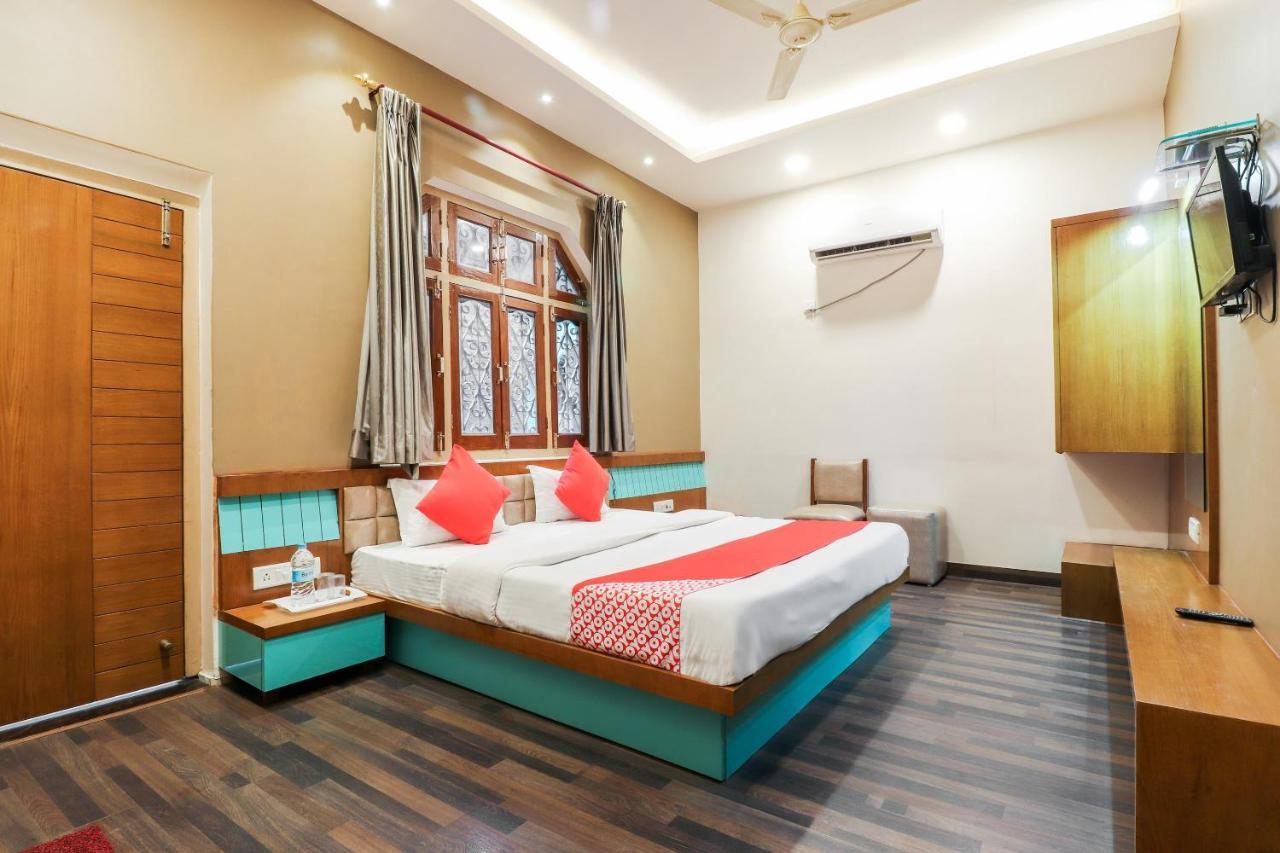 Oyo 26781 Hotel Raghupati Ayodhya Exterior photo